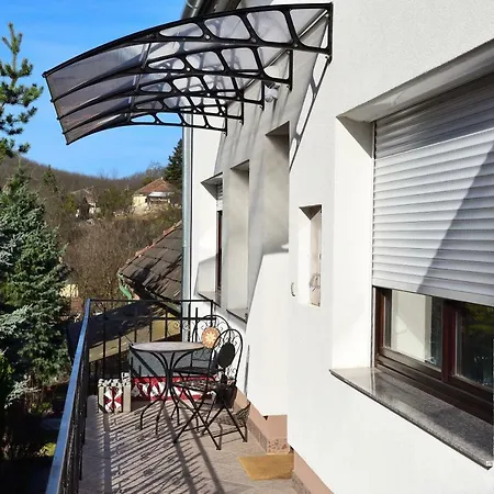 Apartment Alma Apartman